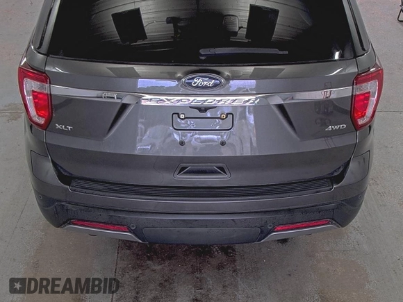 2019 Ford Explorer XLT z VIN 1FM5K8D85KGB20171, wystawiony jako IAAI lot #42767312 z przebiegiem 83 569 mil mil oraz . Historia ofert i sprzedaży dostępna na DreamBid. Obrazek 5.