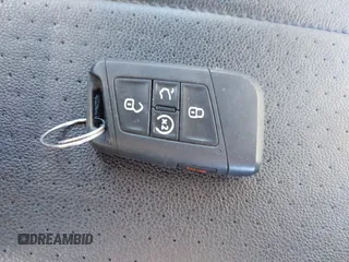 2022 Volkswagen Tiguan SE R-Line Black z VIN 3VVCB7AX4NM008121, wystawiony jako IAAI lot #41671382 z przebiegiem 71 674 mil mil oraz . Historia ofert i sprzedaży dostępna na DreamBid. Obrazek 11.