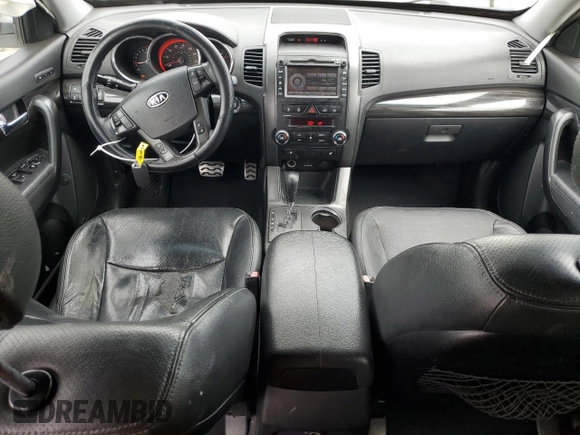 2012 Kia Sorento SX z VIN 5XYKWDA25CG280219, wystawiony jako Copart lot #54397025 z przebiegiem 197 685 mil mil oraz Szkoda całkowita • Salvage title. Historia ofert i sprzedaży dostępna na DreamBid. Obrazek 8.