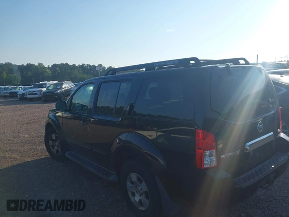 2007 Nissan Pathfinder SE with VIN 5N1AR18U87C643711, listed as a IAAI auction lot 42668160 with 330,981 mi miles and . Bid and sale history available at DreamBid. Image 3.
