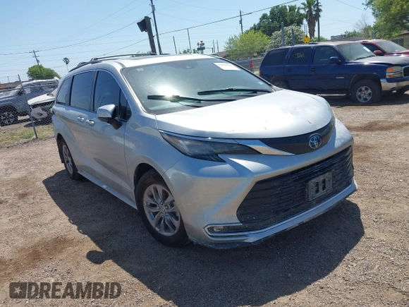 2021 Toyota Sienna XLE z VIN 5TDYRKEC1MS027959, wystawiony jako IAAI lot #42018160 z przebiegiem Nie podano mil oraz . Historia ofert i sprzedaży dostępna na DreamBid. Obrazek 1.