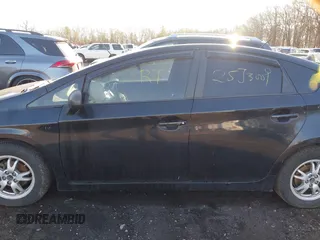 2011 Toyota Prius I with VIN JTDKN3DU6B5301063, listed as a IAAI auction lot 41858696 with 999,999 mi miles. Bid and sale history available at carsss.com. Image 13.