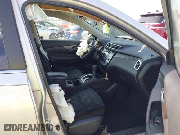 2015 Nissan Rogue SL with VIN 5N1AT2MT7FC877986, listed as a IAAI auction lot 41777704 with 130,537 mi miles. Bid and sale history available at carsss.com. Image 5.