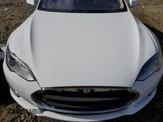 2014 Tesla Model S 60 z VIN 5YJSA1H1XEFP55657, wystawiony jako Copart lot #53405785 z przebiegiem Nie podano mil oraz Czysty tytuł • Clean title. Historia ofert i sprzedaży dostępna na DreamBid. Obrazek 11.