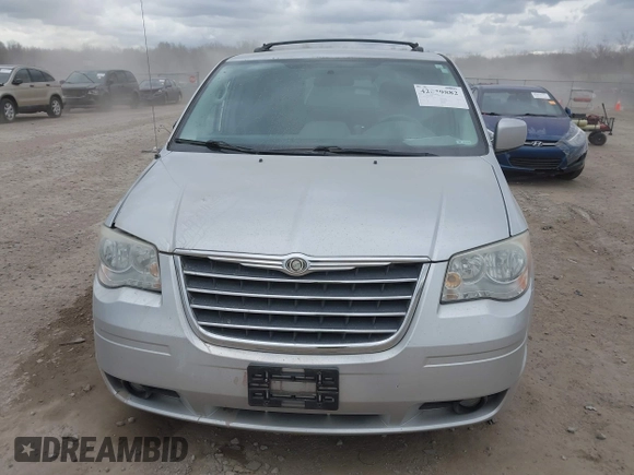 2010 Chrysler Town & Country Touring with VIN 2A4RR5D1XAR195748, listed as a IAAI auction lot 42029882 with 136,905 mi miles. Bid and sale history available at carsss.com. Image 12.