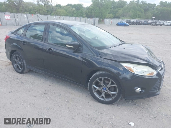 2013 Ford Focus SE z VIN 1FADP3F2XDL354156, wystawiony jako IAAI lot #42231744 z przebiegiem 123 518 mil mil oraz . Historia ofert i sprzedaży dostępna na DreamBid. Obrazek 1.