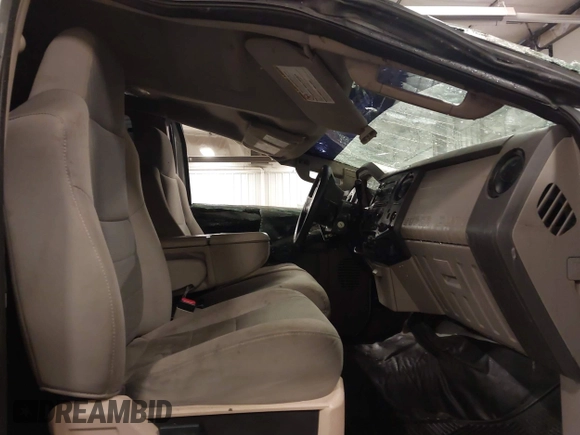 2008 Ford Super Duty F-250 SRW XL with VIN 1FTSX21R18EE30647, listed as a IAAI auction lot 41588298 with 228,680 mi miles. Bid and sale history available at carsss.com. Image 5.
