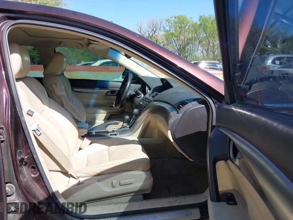 2009 Acura TL Tech with VIN 19UUA86549A016873, listed as a IAAI auction lot 42044931 with 224,627 mi miles. Bid and sale history available at carsss.com. Image 5.