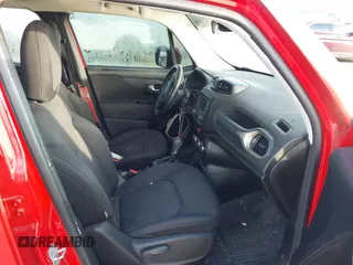 2015 Jeep Renegade Latitude with VIN ZACCJABT6FPB23098, listed as a IAAI auction lot 41538866 with 111,107 mi miles. Bid and sale history available at carsss.com. Image 5.