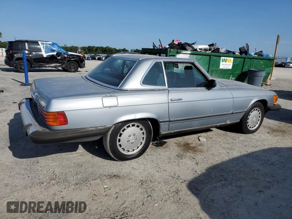 1984 Mercedes-Benz 380 SL z VIN WDBBA45A8EA001735, wystawiony jako Copart lot #60427655 z przebiegiem 100 375 mil mil oraz Czysty tytuł • Clean title. Historia ofert i sprzedaży dostępna na DreamBid. Obrazek 3.