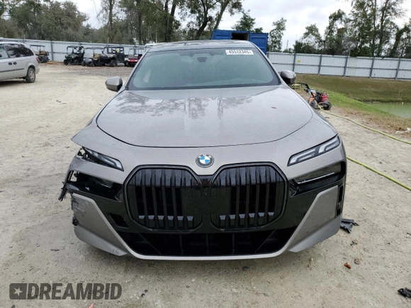 2024 BMW 7 Series 740i xDrive with VIN WBA33EH05RCS19146, listed as a Copart auction lot 45512345 with 22,825 mi miles and Salvage Title. Bid and sale history available at carsss.com. Image 5.