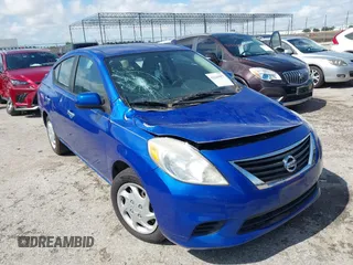 2013 Nissan Versa S Plus z VIN 3N1CN7AP5DL840838, wystawiony jako IAAI lot #42343957 z przebiegiem 91 669 mil mil oraz . Historia ofert i sprzedaży dostępna na DreamBid. Obrazek 1.