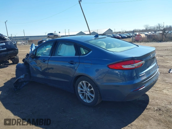 2019 Ford Fusion SE with VIN 3FA6P0H75KR238698, listed as a IAAI auction lot 41817222 with 1 mi miles. Bid and sale history available at carsss.com. Image 3.