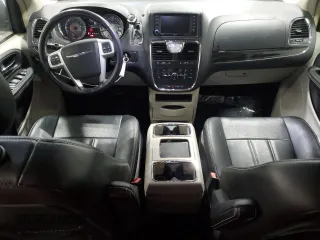 2016 Chrysler Town & Country Touring with VIN 2C4RC1BG5GR212763, listed as a Copart auction lot 89389035 with 178,547 mi miles and Salvage Title. Bid and sale history available at carsss.com. Image 8.