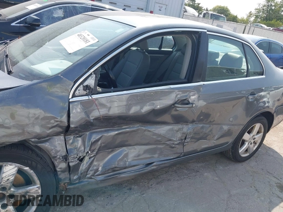 2009 Volkswagen Jetta SE с VIN 3VWRM71K39M128275, выставлен на аукционе IAAI как лот 40320181 с пробегом 164 029 миль миль и . История ставок и продаж доступна на DreamBid. Изображение 6.