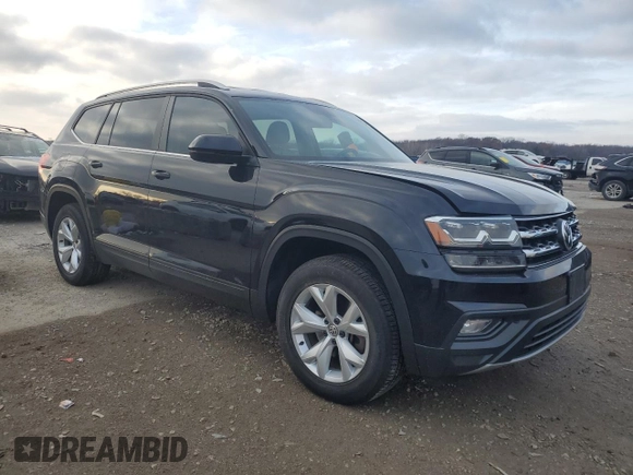2018 Volkswagen Atlas SE with VIN 1V2CP2CA5JC598268, listed as a Copart auction lot 82860014 with 102,341 mi miles and Salvage title. Bid and sale history available at DreamBid. Image 4.