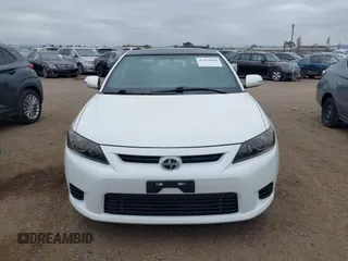 2013 Scion tC z VIN JTKJF5C70D3062150, wystawiony jako IAAI lot #42178060 z przebiegiem 97 480 mil mil oraz . Historia ofert i sprzedaży dostępna na DreamBid. Obrazek 12.