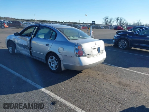 2004 Nissan Altima S with VIN 1N4AL11DX4C147777, listed as a IAAI auction lot 41646134 with 124,023 mi miles. Bid and sale history available at carsss.com. Image 3.