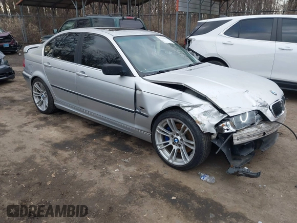 2001 BMW 3 Series 330i with VIN WBAAV53421JS90915, listed as a IAAI auction lot 41633836 with 215,109 mi miles. Bid and sale history available at carsss.com. Image 1.