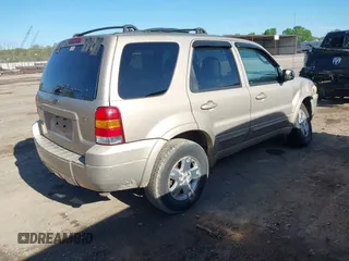 2007 Ford Escape Limited with VIN 1FMYU94197KA10762, listed as a IAAI auction lot 41971250 with 157,413 mi miles. Bid and sale history available at carsss.com. Image 4.