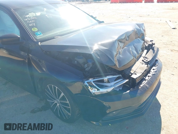 2015 Volkswagen Jetta SE z VIN 3VWD17AJ9FM415626, wystawiony jako IAAI lot #41309967 z przebiegiem 96 681 mil mil oraz . Historia ofert i sprzedaży dostępna na DreamBid. Obrazek 13.