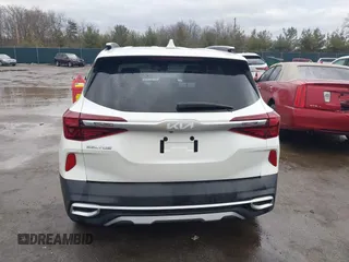 2022 Kia Seltos S z VIN KNDEUCAA7N7296295, wystawiony jako IAAI lot #41661457 z przebiegiem 45 293 mil mil oraz . Historia ofert i sprzedaży dostępna na DreamBid. Obrazek 17.