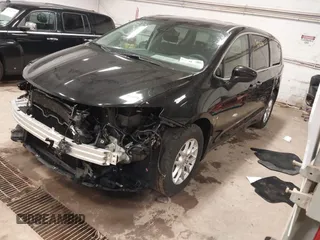 2023 Chrysler Voyager LX z VIN 2C4RC1CG1PR548330, wystawiony jako IAAI lot #42306759 z przebiegiem 92 231 mil mil oraz . Historia ofert i sprzedaży dostępna na DreamBid. Obrazek 18.
