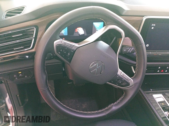 2024 Volkswagen Atlas SE with VIN 1V2HR2CA9RC557329, listed as a IAAI auction lot 42734151 with 19,097 mi miles and . Bid and sale history available at DreamBid. Image 13.