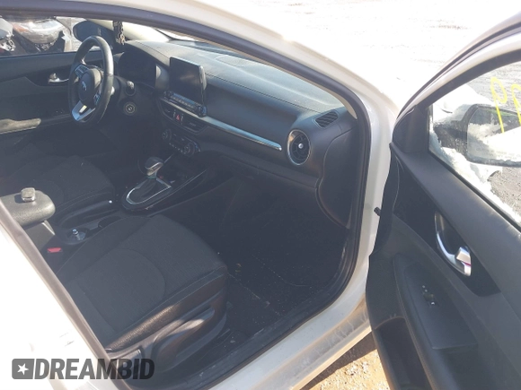 2019 Kia Forte S with VIN 3KPF34ADXKE041837, listed as a IAAI auction lot 41634799 with 106,361 mi miles. Bid and sale history available at carsss.com. Image 5.