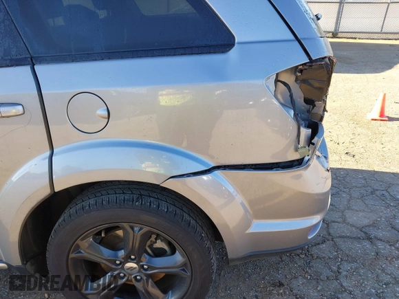 2019 Dodge Journey Crossroad with VIN 3C4PDCGG6KT841317, listed as a IAAI auction lot 41792618 with 149,856 mi miles and . Bid and sale history available at DreamBid. Image 18.
