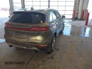 2016 Lincoln MKC Reserve with VIN 5LMCJ3C93GUJ19078, listed as a IAAI auction lot 41633487 with 91,961 mi miles and . Bid and sale history available at DreamBid. Image 4.