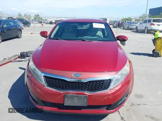 2012 Kia Optima LX z VIN 5XXGM4A78CG056373, wystawiony jako IAAI lot #42263150 z przebiegiem 81 905 mil mil oraz . Historia ofert i sprzedaży dostępna na DreamBid. Obrazek 13.