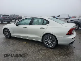 2021 Volvo S60 Momentum with VIN 7JRA22TK9MG093235, listed as a Copart auction lot 77105143 with 27,141 mi miles. Bid and sale history available at carsss.com. Image 2.