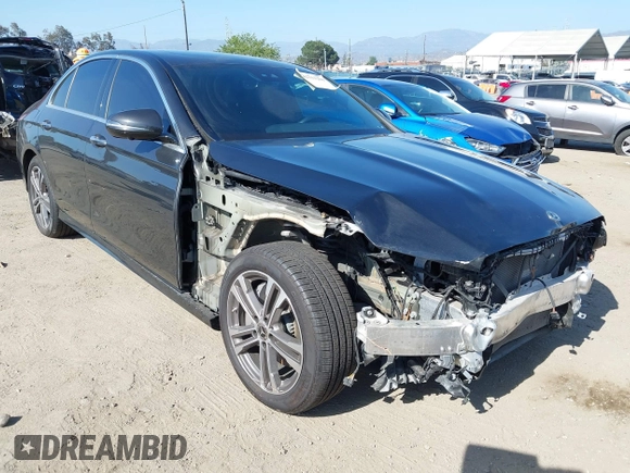 2021 Mercedes-Benz E 350 with VIN W1KZF8DB5MA912435, listed as a IAAI auction lot 42311200 with 32,631 mi miles and . Bid and sale history available at DreamBid. Image 1.