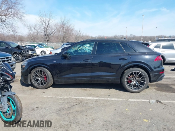 2021 Audi Q8 Prestige z VIN WA1FVAF18MD012276, wystawiony jako IAAI lot #41651592 z przebiegiem 45 615 mil mil oraz . Historia ofert i sprzedaży dostępna na DreamBid. Obrazek 14.
