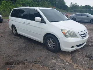 2005 Honda Odyssey EX-L with VIN 5FNRL38705B085917, listed as a IAAI auction lot 42210776 with 296,056 mi miles. Bid and sale history available at carsss.com. Image 1.