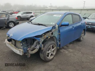 2009 Toyota Matrix S z VIN 2T1LE40E29C011912, wystawiony jako Copart lot #57103465 z przebiegiem 128 900 mil mil oraz Szkoda całkowita • Salvage title. Historia ofert i sprzedaży dostępna na DreamBid. Obrazek 1.