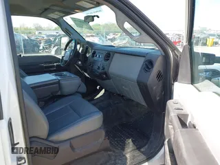 2015 Ford Super Duty F-250 SRW XLT with VIN 1FT7X2B69FEC44250, listed as a IAAI auction lot 42090730 with 286,471 mi miles. Bid and sale history available at carsss.com. Image 4.