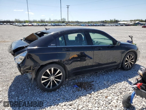 2014 Chrysler 200 Touring z VIN 1C3CCBBGXEN152330, wystawiony jako Copart lot #52295375 z przebiegiem 211 585 mil mil oraz Szkoda całkowita • Salvage title. Historia ofert i sprzedaży dostępna na DreamBid. Obrazek 3.