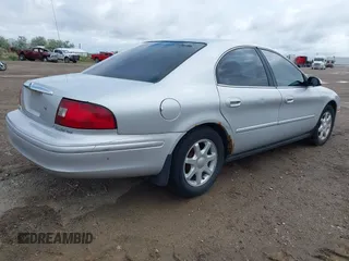 2003 Mercury Sable GS z VIN 1MEFM50U93G635100, wystawiony jako IAAI lot #42424689 z przebiegiem 231 397 mil mil oraz . Historia ofert i sprzedaży dostępna na DreamBid. Obrazek 4.