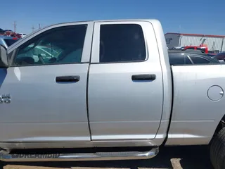 2016 Ram 1500 Express z VIN 1C6RR6FT3GS333204, wystawiony jako IAAI lot #41992873 z przebiegiem 111 383 mil mil oraz . Historia ofert i sprzedaży dostępna na DreamBid. Obrazek 15.