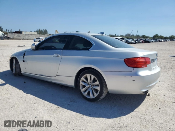 2011 BMW 3 Series 328i with VIN WBAKE3C55BE557220, listed as a Copart auction lot 49833305 with 33,881 mi miles and Salvage Title. Bid and sale history available at carsss.com. Image 2.
