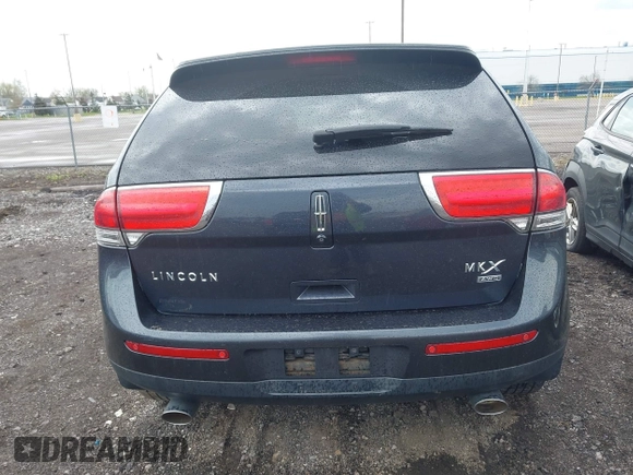 2013 Lincoln MKX z VIN 2LMDJ8JKXDBL40306, wystawiony jako IAAI lot #42163230 z przebiegiem 148 248 mil mil oraz . Historia ofert i sprzedaży dostępna na DreamBid. Obrazek 16.