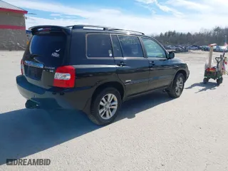 2006 Toyota Highlander Hybrid with VIN JTEEW21A660023732, listed as a IAAI auction lot 41916187 with 327,093 mi miles. Bid and sale history available at carsss.com. Image 4.