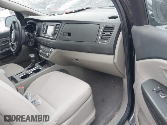2019 Kia Sedona EX with VIN KNDMB5C1XK6566583, listed as a IAAI auction lot 41542994 with 41,134 mi miles. Bid and sale history available at carsss.com. Image 5.