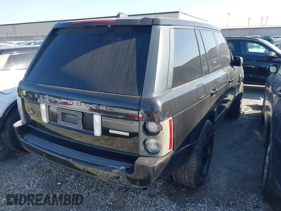 2008 Land Rover Range Rover SC z VIN SALMF13428A297436, wystawiony jako IAAI lot #41578156 z przebiegiem 151 446 mil mil oraz . Historia ofert i sprzedaży dostępna na DreamBid. Obrazek 4.