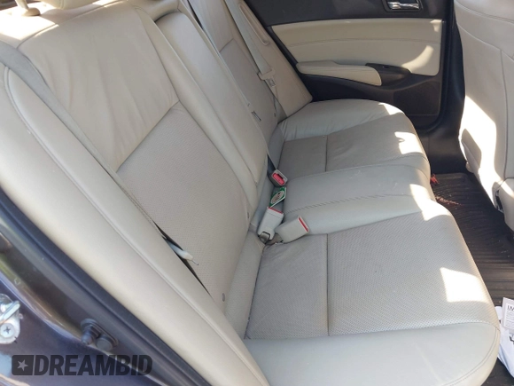 2014 Acura ILX Hybrid Tech Pkg with VIN 19VDE3F79EE300331, listed as a IAAI auction lot 42067961 with 147,348 mi miles. Bid and sale history available at carsss.com. Image 8.