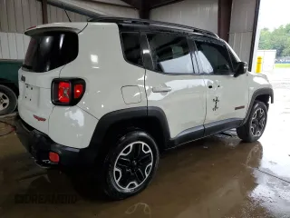 2015 Jeep Renegade Trailhawk with VIN ZACCJBCT8FPB78351, listed as a Copart auction lot 64036095 with 127,784 mi miles and Salvage title. Bid and sale history available at DreamBid. Image 3.
