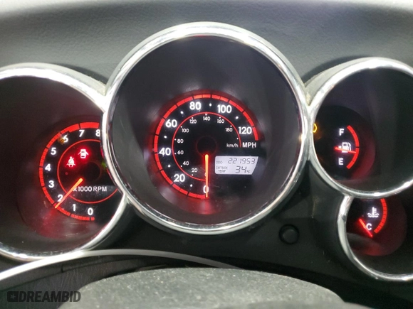 2005 Pontiac Vibe with VIN 5Y2SM66885Z433033, listed as a Copart auction lot 86948454 with 221,953 mi miles and Salvage Title. Bid and sale history available at carsss.com. Image 9.