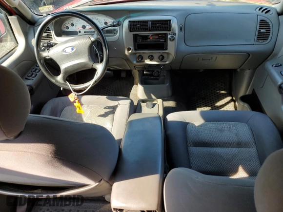 2005 Ford Explorer Sport Trac XLS z VIN 1FMZU67K45UB36052, wystawiony jako Copart lot #62982835 z przebiegiem 166 802 mil mil oraz Szkoda całkowita • Salvage title. Historia ofert i sprzedaży dostępna na DreamBid. Obrazek 8.
